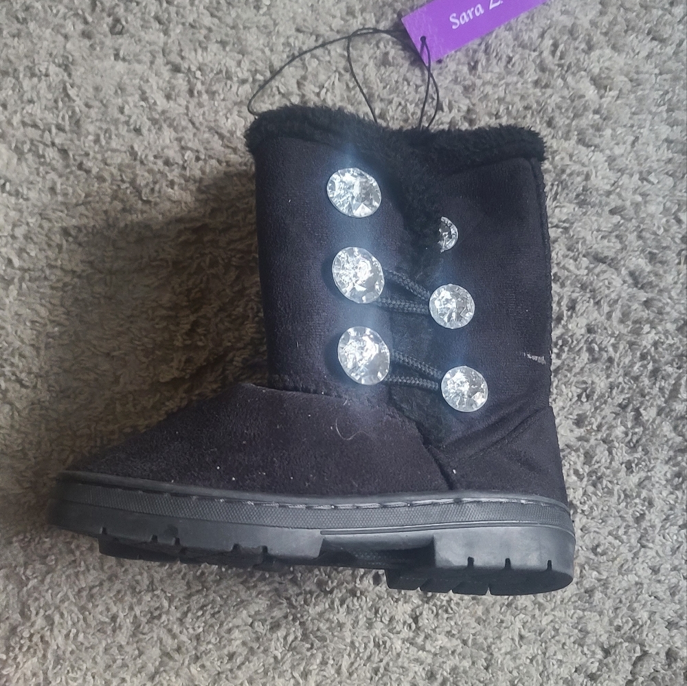 Boots - Picture 2 of 4